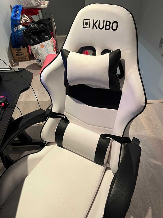 Vendo Setup gamer Completa Pouquíssimo usada. Com garantia de 3 anos.