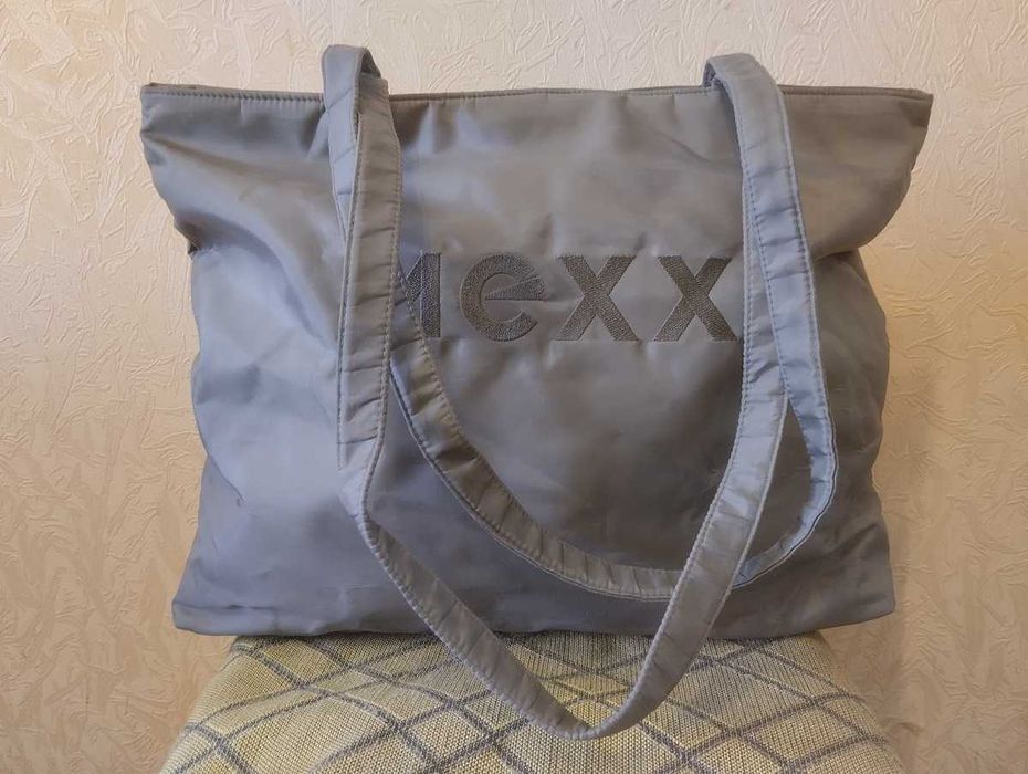 Женская сумка. фирма МЕХХ.