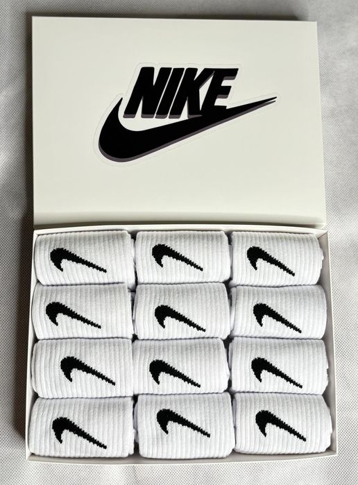 Skarpety Nike. Zestaw w pudełku 12par. Rozmiar 39-42