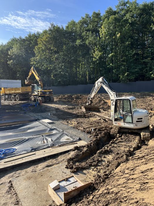 Roboty ziemne , usługi koparkami kucie młotem hydraulicznym