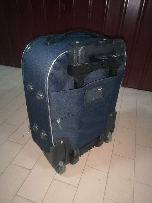 Mala de viagem com rodas e pega extensível – azul