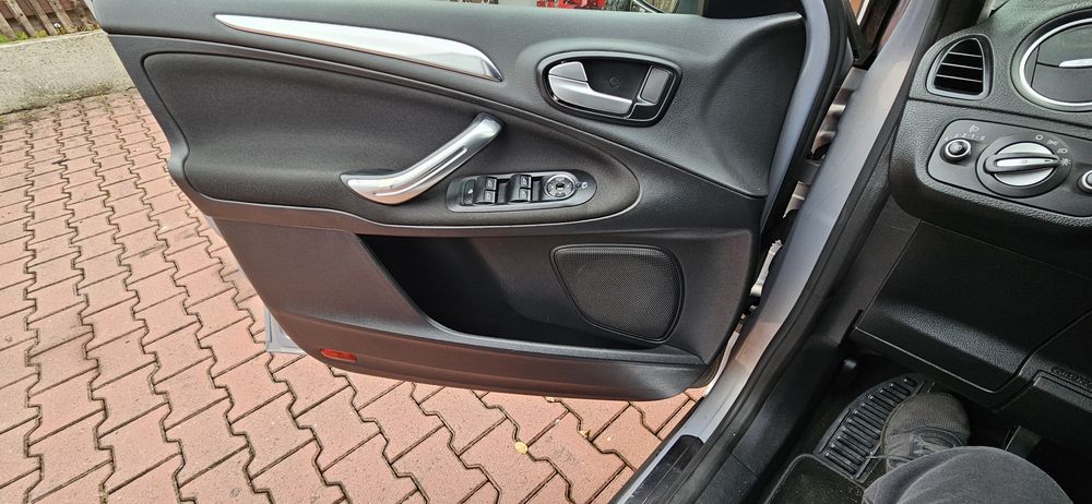 Ford smax titanium2.0tdci