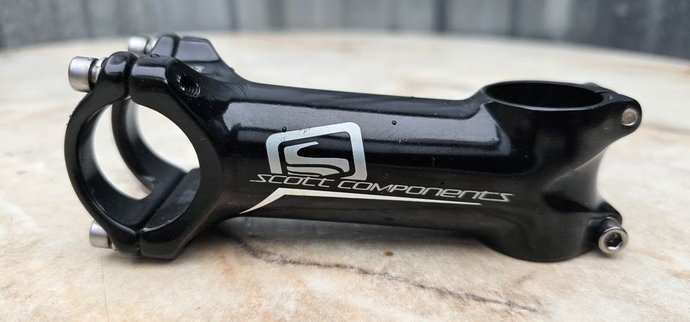 Nowy.  Mostek Scott Components.  100mm