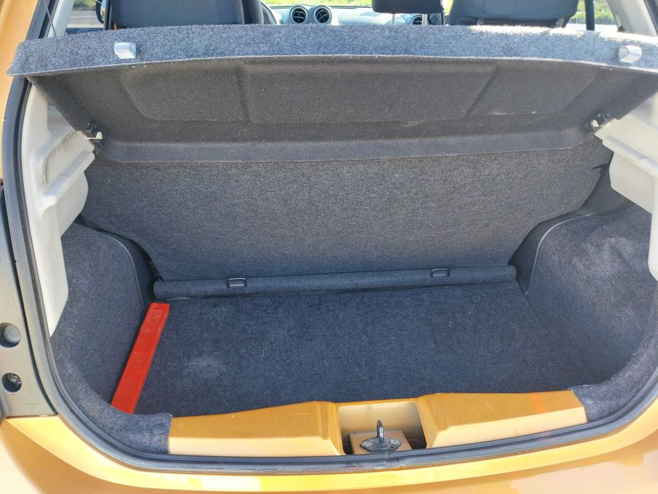 samochód Nissan Micra