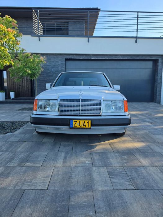 Mercedes-Benz W124