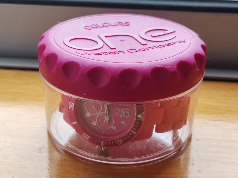 Relógio One Watch Company Colours Rosa