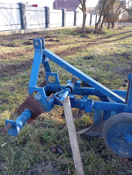 Плуг до трактора