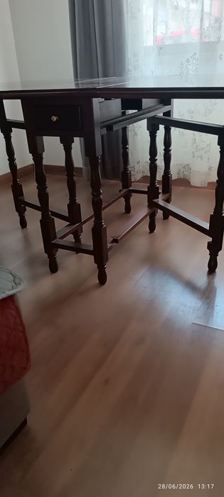 Vendo mesa de sala  dobrável