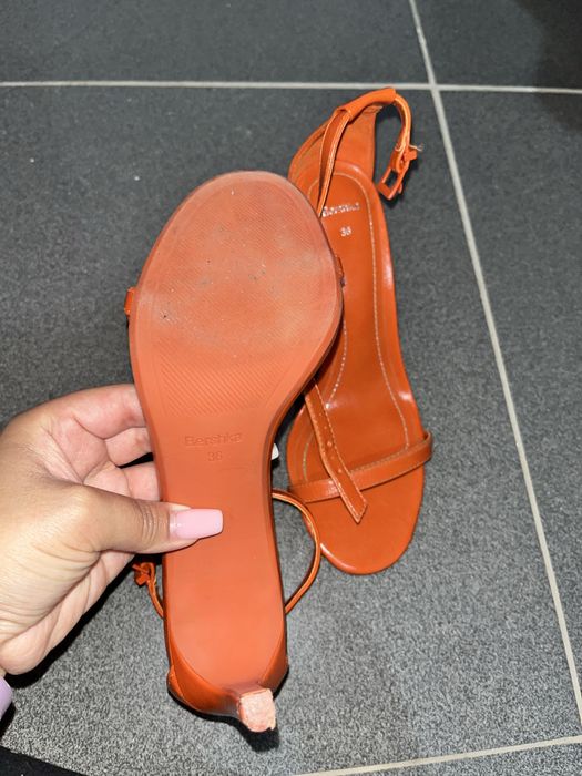 Sapatos da Bershka