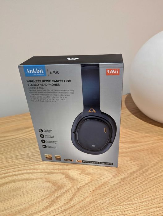 Auscultadores Ankbit E700 com cancelamento ativo de ruído (novos)