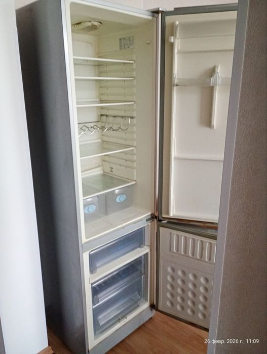 Терміново продається холодильник Haier HRF-409A