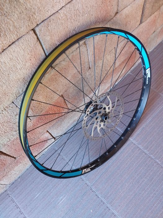Roda Concept  frente 27.5 Plus -  disco de 200mm