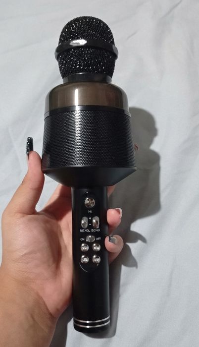 Microfone Karaoke Bluetooth Portátil