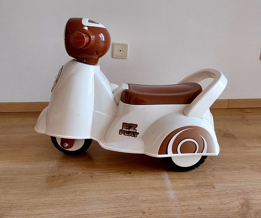 Triciclo Vespa com 3 rodas moto