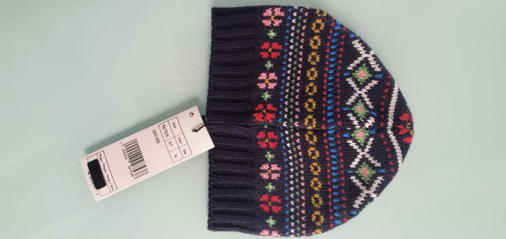 Gorro azul escuro lanidor.