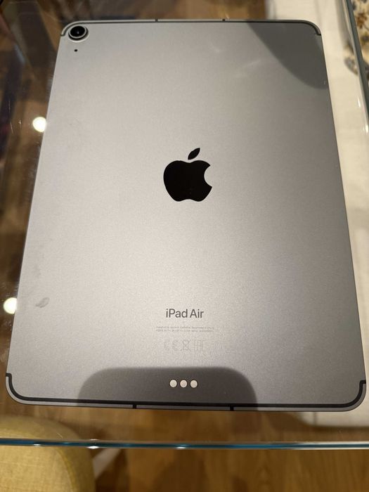 Pad Air 5 (Ger. 5 - Chip M1) Wi-Fi + Cellular (5G) + Capa - Impecável