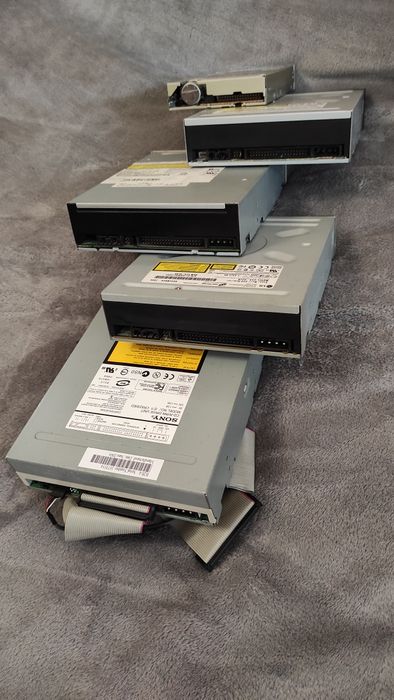 DVD - привід комп'ютера.