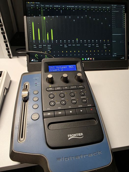 Kontroler DAW Alphatrack Frontier