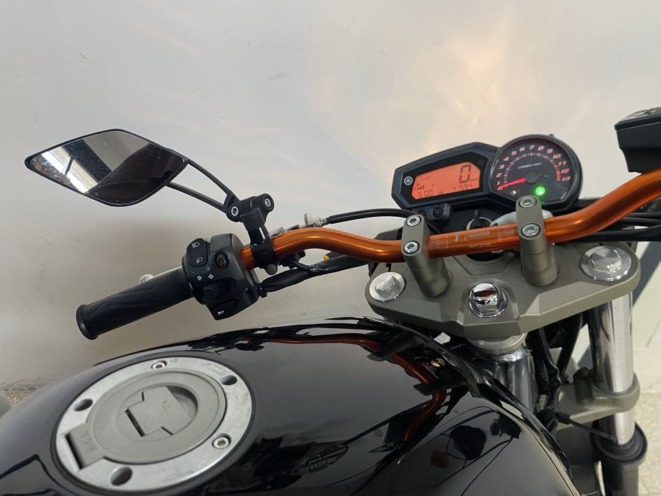 Yamaha XJ6 naked