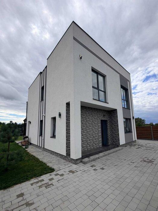 Продаж сучасного 5-кімнатного будинку в с. Бірки