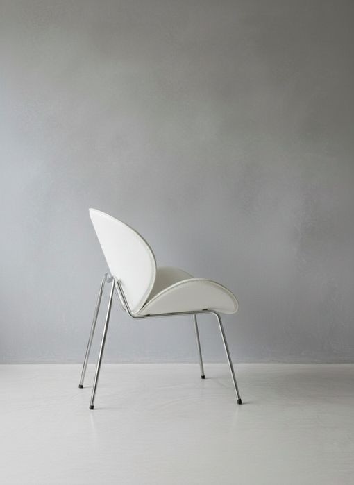Poltronas Vintage Estrutura Metal Cromado e Pele Reciclada