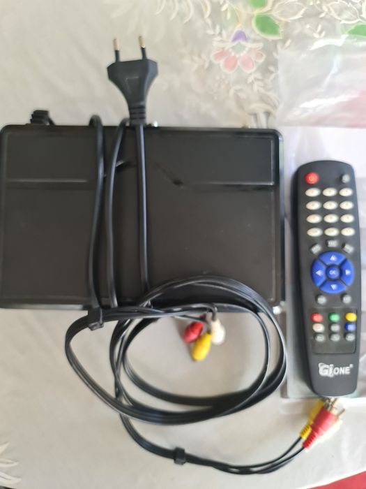 Цифровой спутниковый ресивер  Gione SIO25.