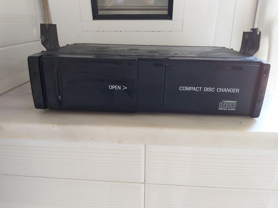 Caixa de 6cd's Ford Fiesta/Puma