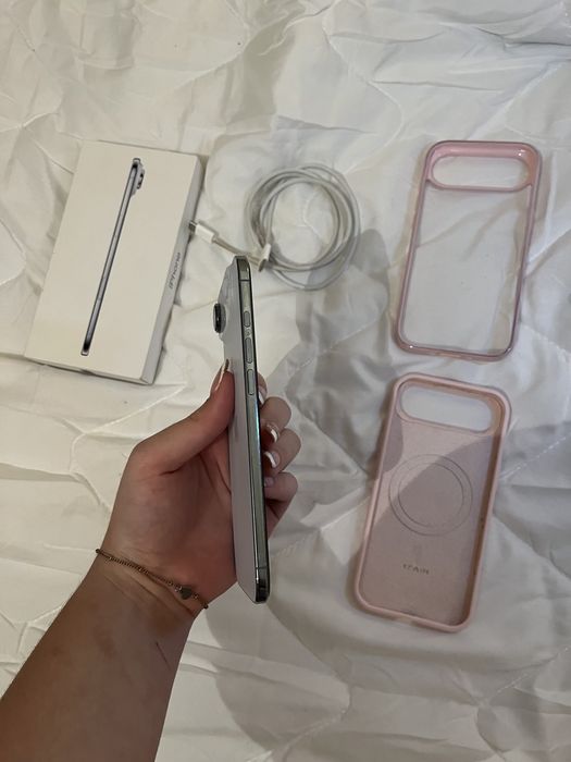 Pack Apple — iPhone 17 Air + Apple Watch SE 3