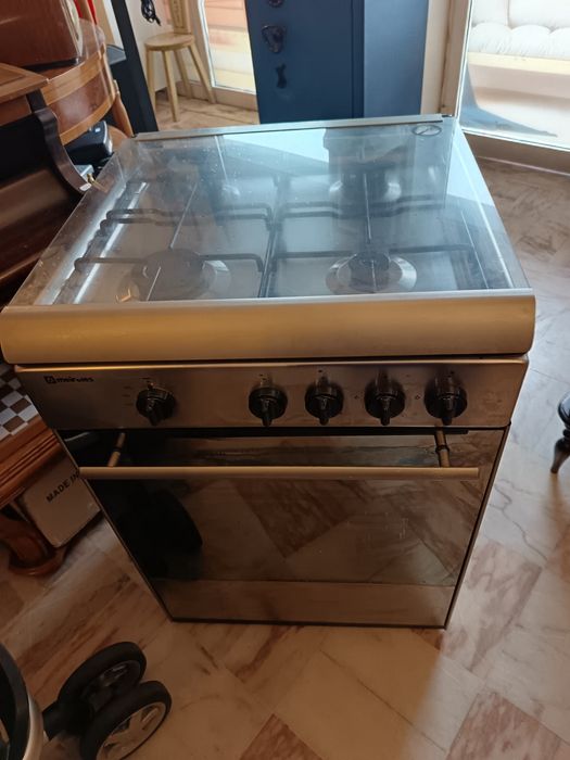 Fogão a gás com forno Meireles