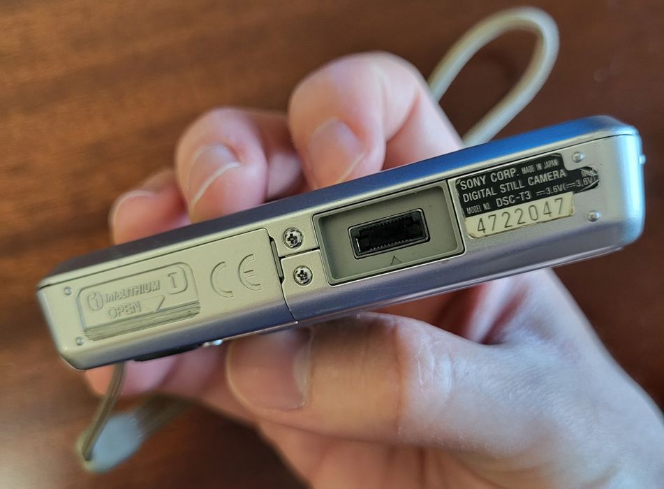 Câmara Fotográfica - Sony Cybershot DSC-T3