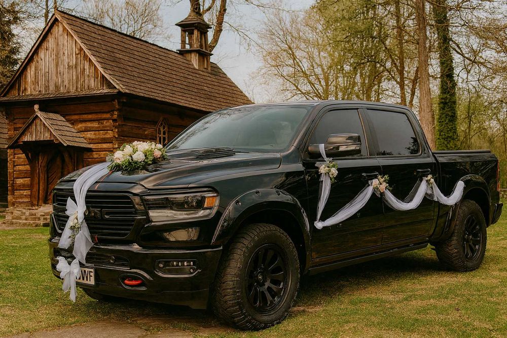 Wynajem RAM 1500 z kierowcą – śluby, uroczystości, transport VIP