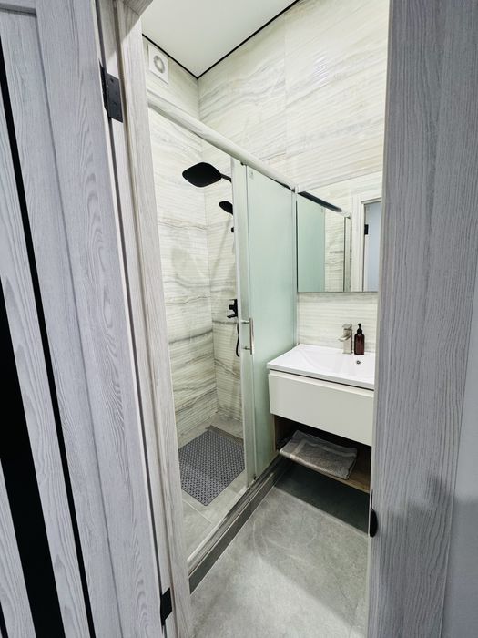 Світло є, безперебійне  живлення. Оренда, подобово. Центр.