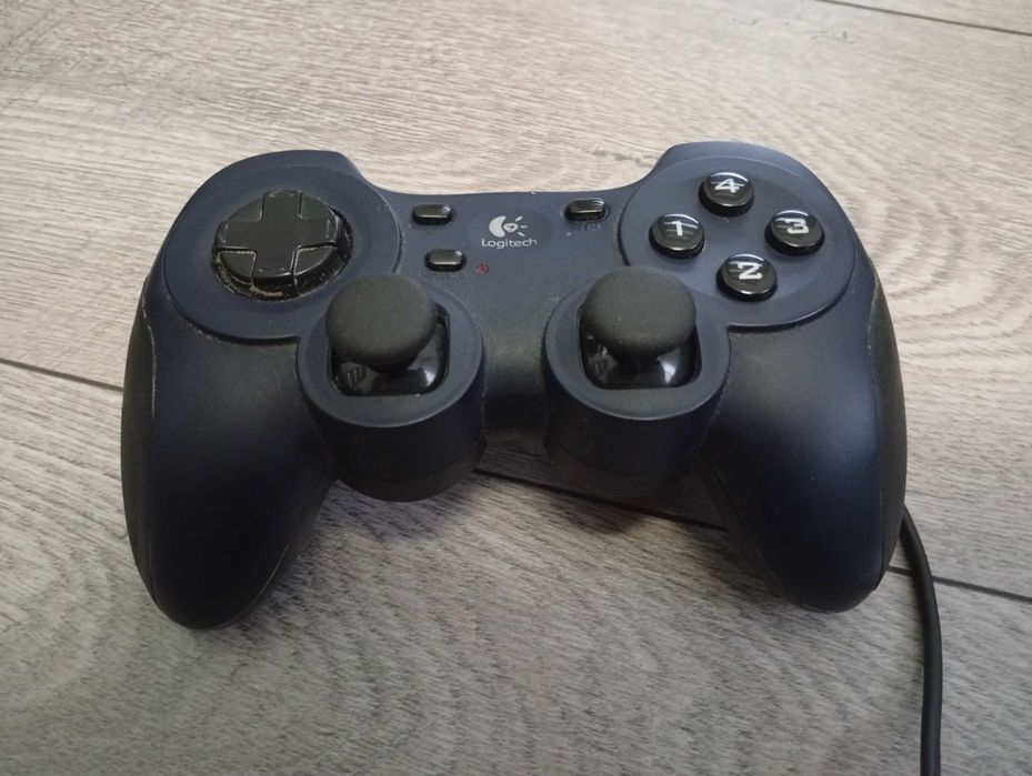 Геймпад Logitech Dual Action. Джойстик для пк ps