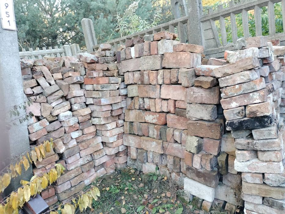 Stara cegła przedwojenna pełna zdrowa czerwona do sprzedania 1000 szt