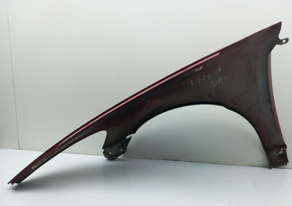 Guarda-lamas direito VOLVO V50 (MW)