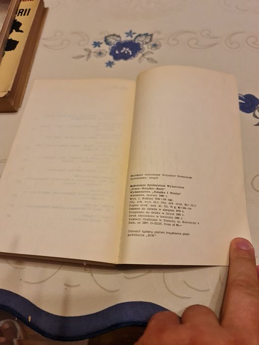 Sprzedam książkę autorów zbiorowych "Od Nixona do Cartera "