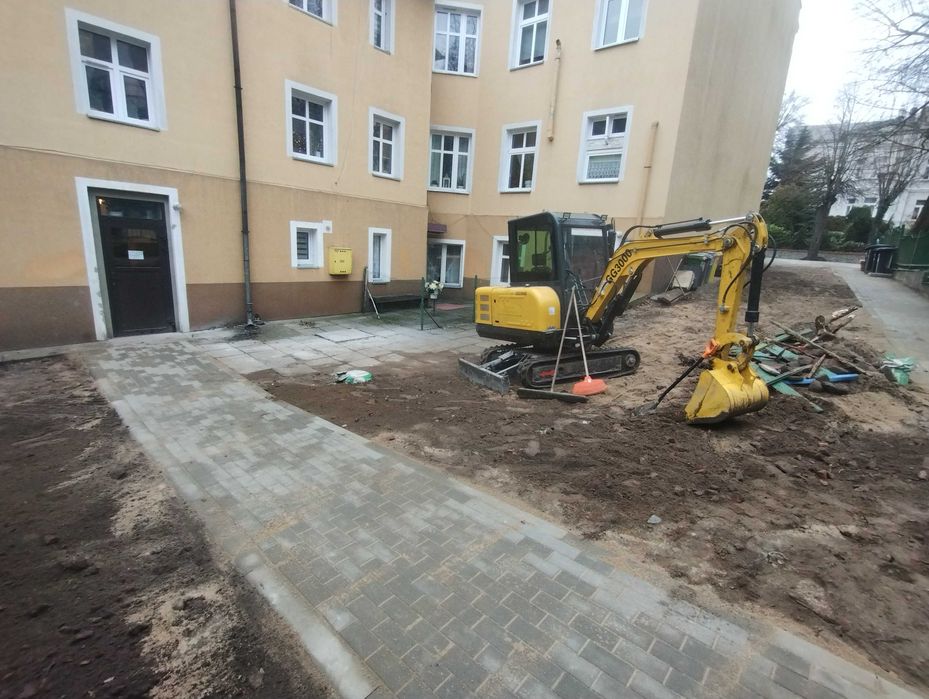 Kostka brukowa , drogi, Polbruk, roboty ziemne, koparka, wywrotka