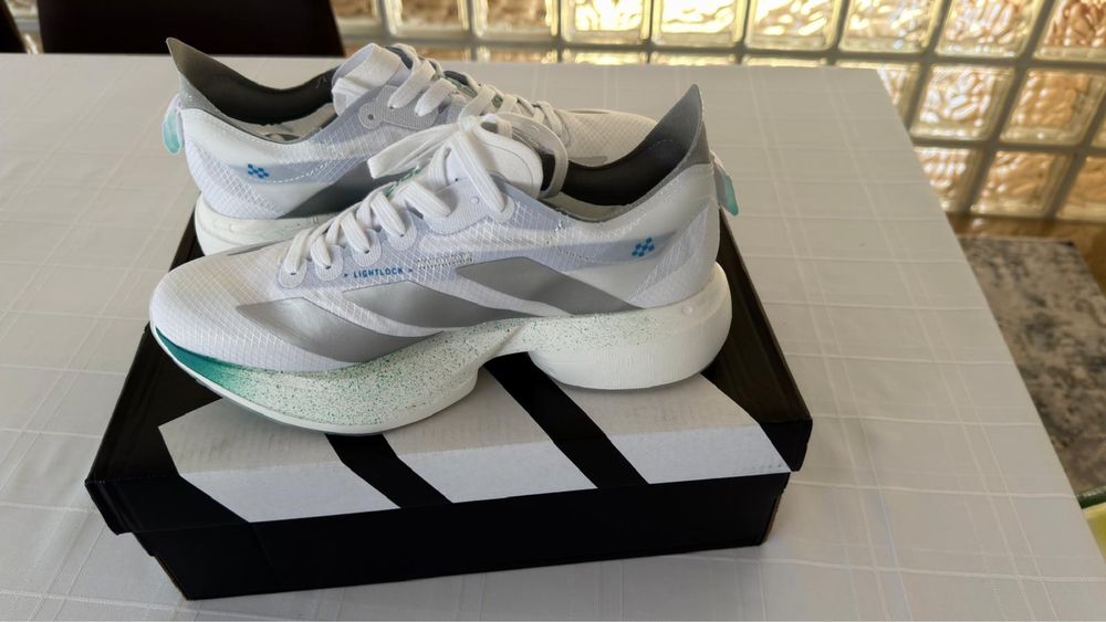 Tenis adizero adidas