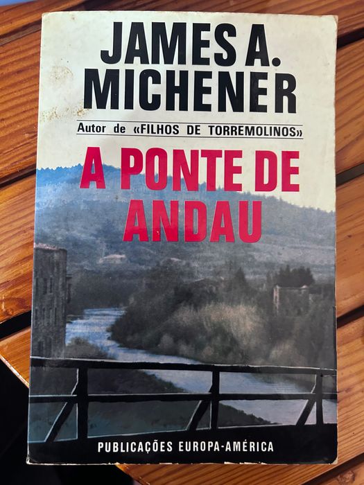 Vários livros antigos