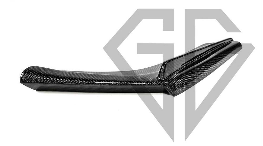 диффузор bmw карбоновий накладка бампера BMW F80 M3 F82 F83 M4 V стиль