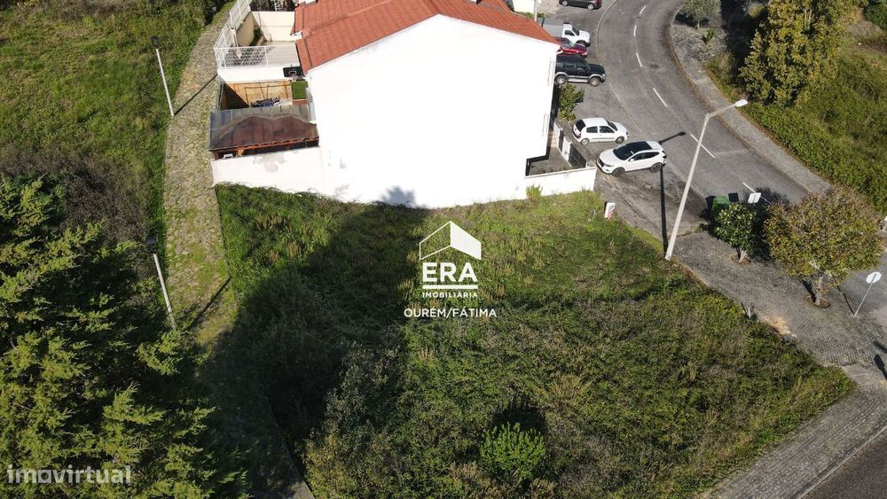 Lote de terreno localizado em Leiria