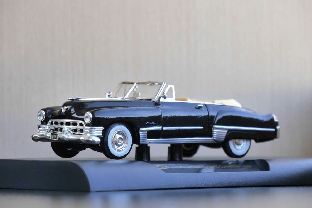Модель Cadillac Series 62 (1949) 1:32 Signature models