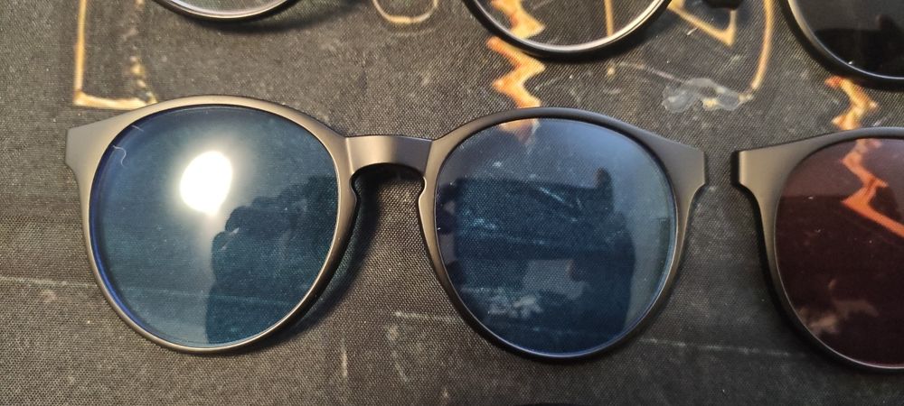 Óculos graduados novos com lentes magnéticas de sol