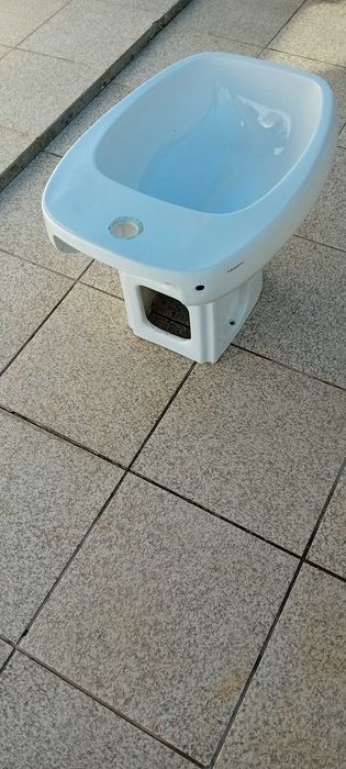 Bidé Valadares, em bom estado