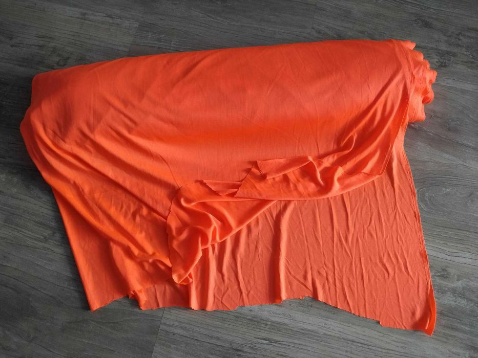 materiał łososiowy różowy neonowy belka na metry