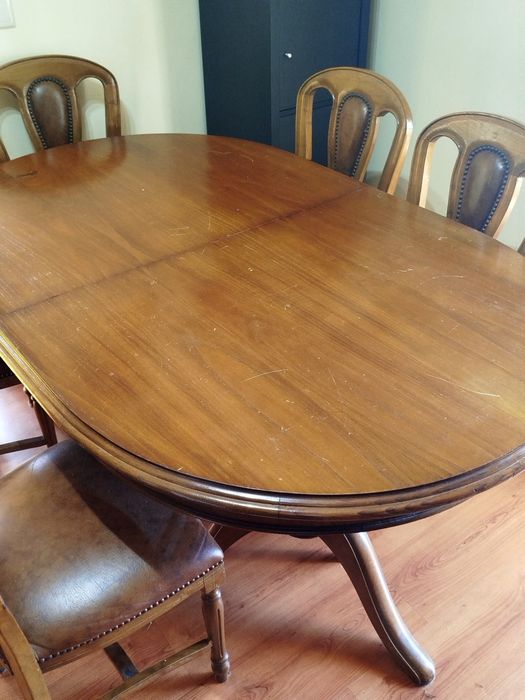 Vendo mesa e 6 cadeiras