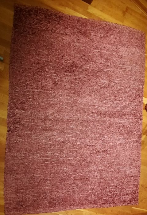 Tapete Loja do Gato Preto.  Cor violeta.