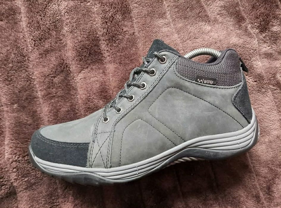 Черевики clarks gore tex 

Розмір по бірці:  41р

Замір по стельці: 27