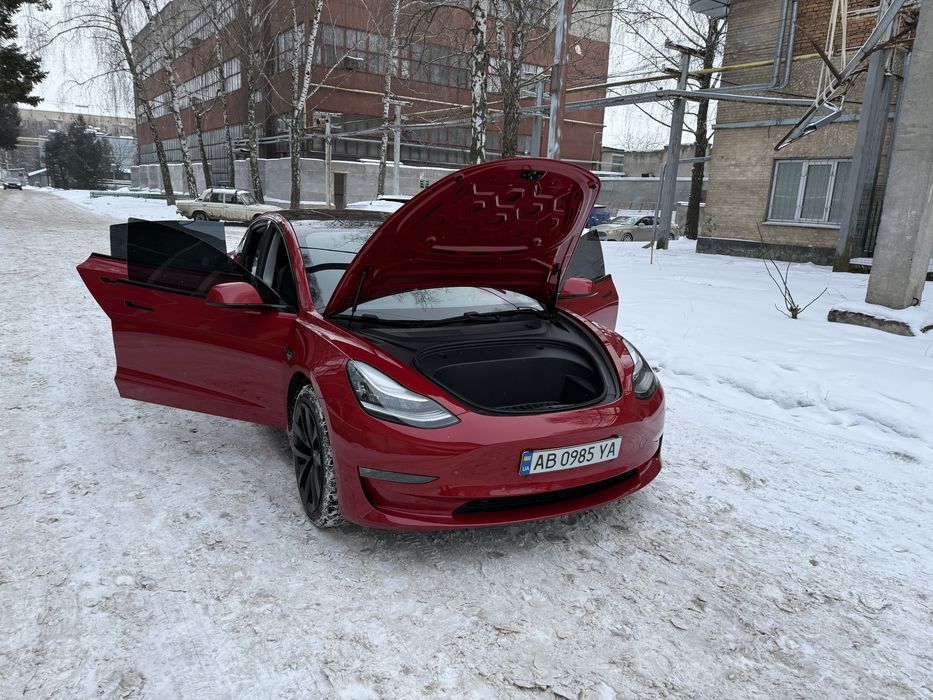 TESLA MODEL 3 (2020 рік)