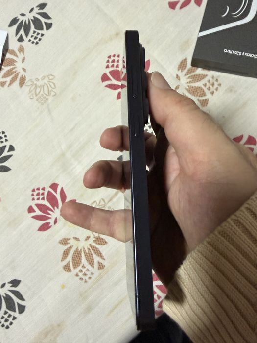 Samsung S26 Ultra, preto, com 12/256 GB de memória , como novo, com factura e garantia nacional de 3 anos.